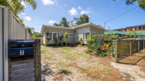Beach Cottage In Bongaree